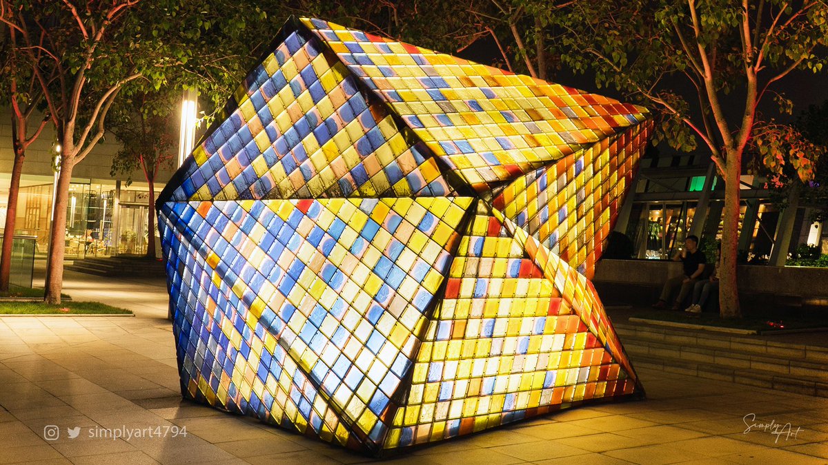simplyart4794's tweet photo. Photography · Light Lantern Statue
Place@hongKong
Follow @simplyart4794
#simplyart4794 #urbanlights #hongkong
#central #statue #lightlantern #lanscape
#architecture #art #colorful
#stainglass #nightview #nightcity
#nightphotography #longexposure
#lights #streetsnapshots https://t.co/P9r3eSO9T4
