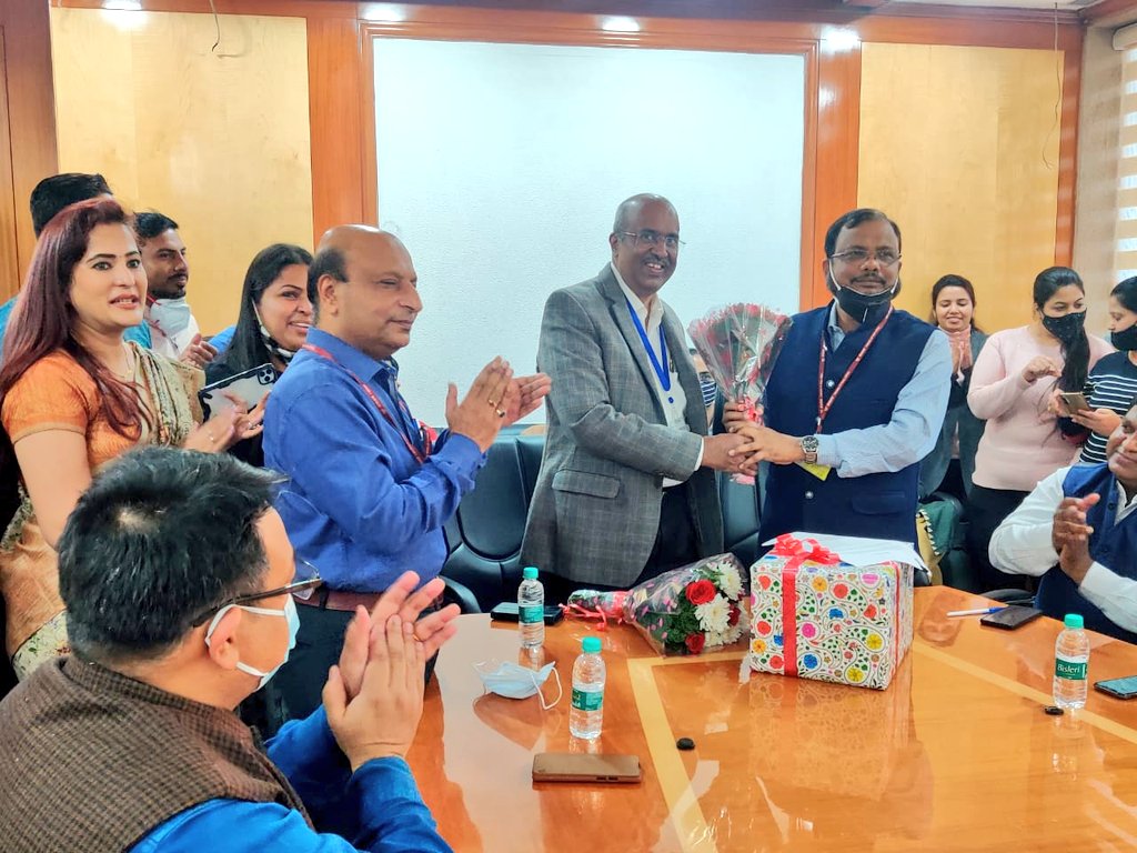 TbDivision's tweet photo. Congratulations to Dr Rajendra Joshi for taking charge as DDG (TB)  and a warm welcome to the #NTEP team. With the new leadership, NTEP targets to achieve the goal of #TBMuktBharat by 2025.
@MoHFW_INDIA @mansukhmandviya @DrBharatippawar @PMOIndia @rashtrapatibhvn @NITIAayog https://t.co/UiO6Y8JBmE