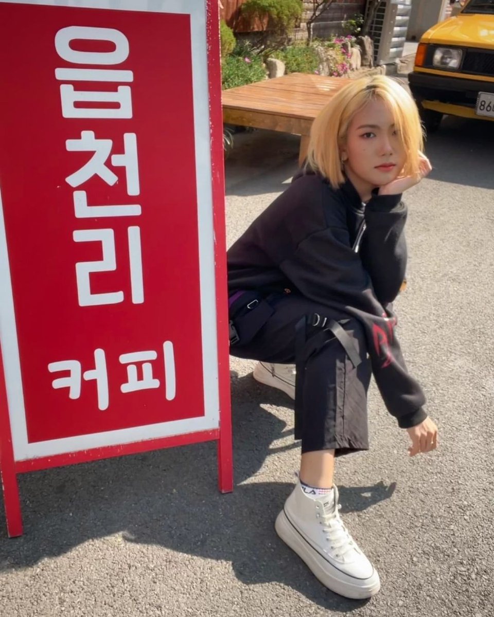 BeautyBoxBrasil's tweet photo. 📷|Atualização da Jerin no Instagram (@/bb_byuofficial)

"Em Eupcheon-ri 🎞🖤"

🔗https://t.co/8wDLofCccI

#제린 #JERIN #BEAUTYBOX #뷰티박스 #WIBBON #대구 #대구수성구 #cafe #Tourism #kpop https://t.co/1p1f38G607