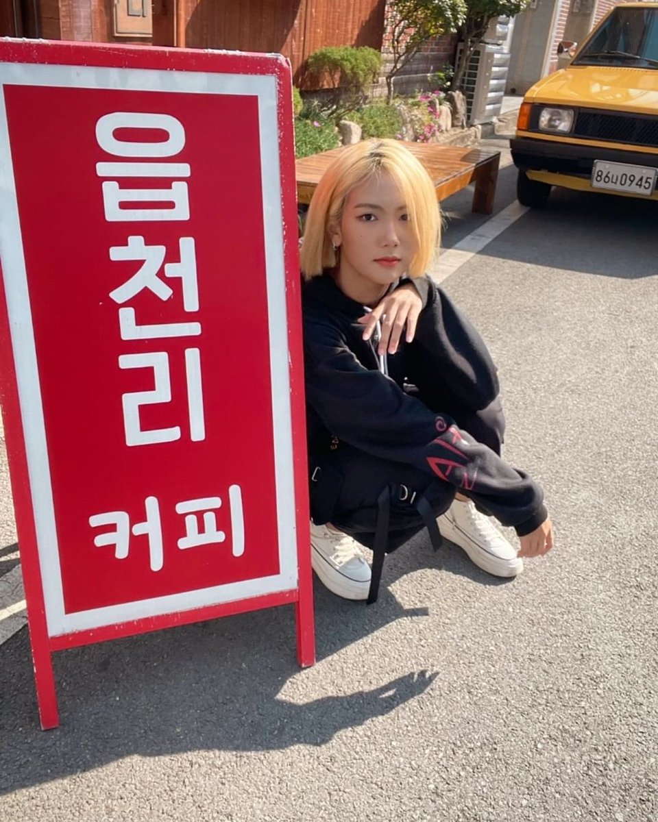 BeautyBoxBrasil's tweet photo. 📷|Atualização da Jerin no Instagram (@/bb_byuofficial)

"Em Eupcheon-ri 🎞🖤"

🔗https://t.co/8wDLofCccI

#제린 #JERIN #BEAUTYBOX #뷰티박스 #WIBBON #대구 #대구수성구 #cafe #Tourism #kpop https://t.co/1p1f38G607