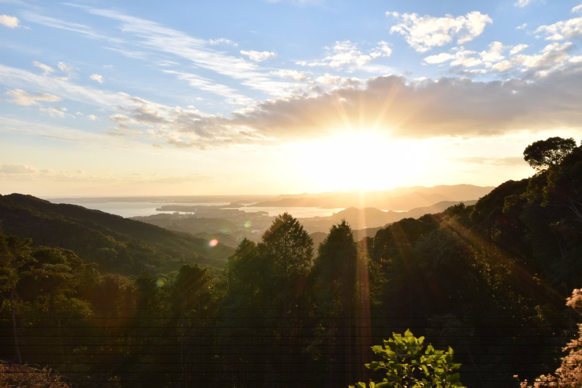 EnjoyMotorcycle's tweet photo. Golden Hour(´•ᴗ•ก;)ウーン…
#夕暮れ前 #beforedusk https://t.co/g9WQepUHN4