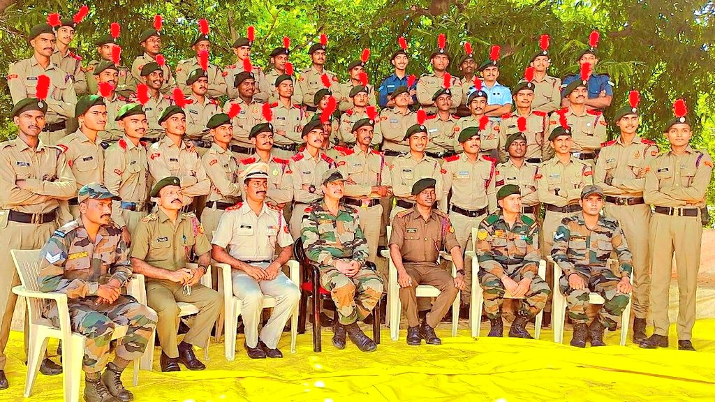 MundeRahul25's tweet photo. The DTE Pride!!!♥️
#Maharashtra
#AllSquad #Brothers
#MaharashtraDirectorate 💪 https://t.co/yDt7PKRRIE