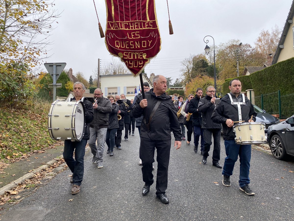 ClubMaxLejeune's tweet photo. Remerciement des participants puis départ en cortège jusqu’à la salle municipale de Longpré.
#CérémonieMaxLejeune 

➡️ Lire l’allocation de @PascalDemarthe : https://t.co/jZvfzkHVHZ https://t.co/nCNFfXCfo5