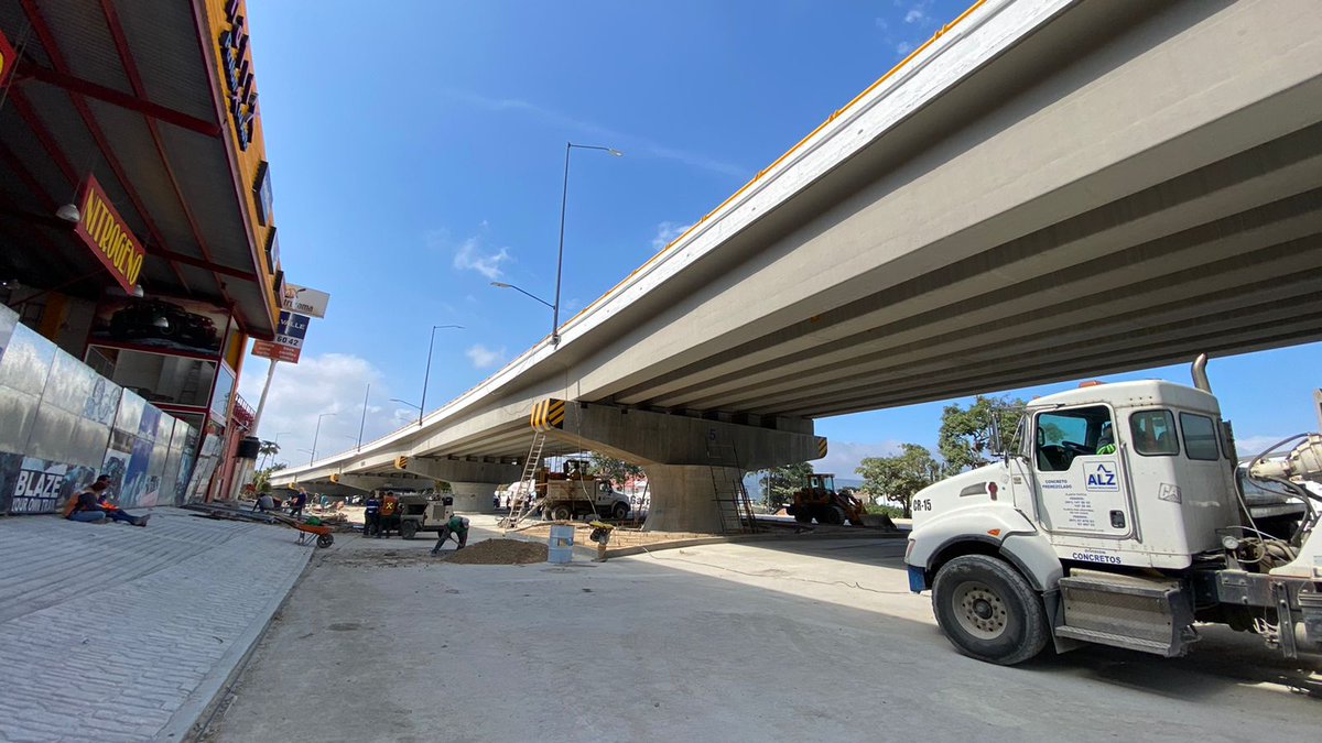 ChiapasenlaMira's tweet photo. #Libramientosur
En próximos días será inaugurado el paso a desnivel del libramiento sur en #Tuxtla, cuya obra costo de más de 200 millones de pesos https://t.co/ItT1JgqhQh