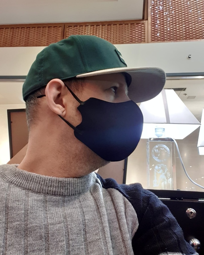 Working too much nowadays... But finally I had some time to finish my upcoming track, "Music" now. It's going towards the stores really soon. Will upload the cover tomorrow here, would you help me please telling me if you like it or not? 🙂
.
.
.
.
.
.
.
#workingplace #workin…