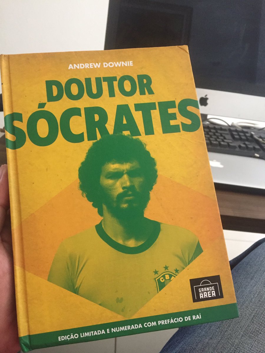 andre_cvlcnt's tweet photo. Estava ansioso para começar a ler esse livro. Sempre fui fã do Sócrates. Valeu @EdGrandeArea!!! 
Inclusive, para quem não conhece, deixo a dica... muitos títulos fantásticos sobre o futebol. https://t.co/AGr5MoteSI