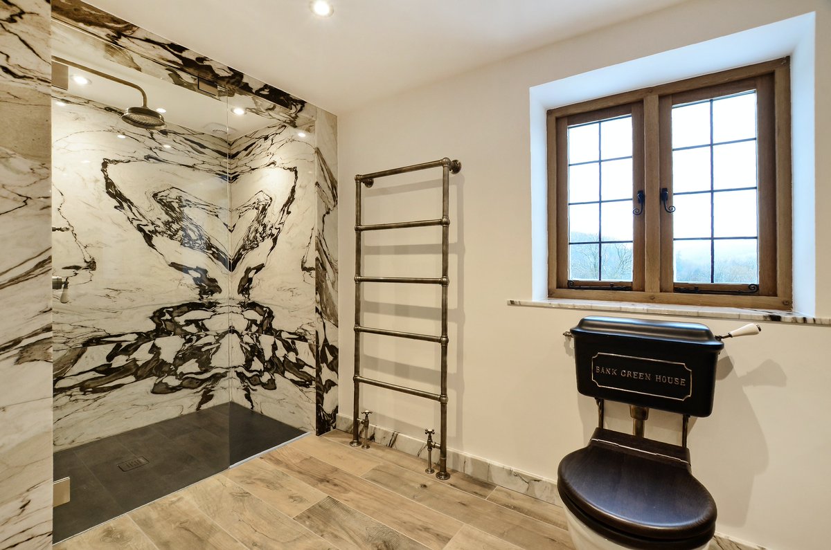 pisani_uk's tweet photo. The amazing beauty from #naturalstone is un-rivalled by any other material. Just look at the designs that can be created by the natural veining and patterns found in the #stone! We just love how our #SanSimone #Marble was used to make this spectacular #bathroom. https://t.co/3DVGnUNcXN
