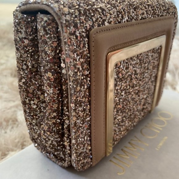 Jane22749's tweet image. So good I had to share! Check out all the items I'm loving on @Poshmarkapp #poshmark #fashion #style #shopmycloset #jimmychoo #stampinup: posh.mk/CC0QamF9plb