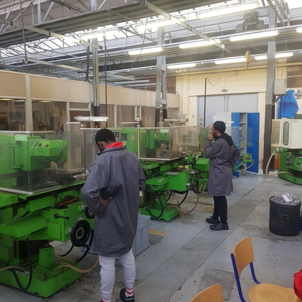 Boyer_monod's tweet photo. Conception, dessin industriel, prototypage en impression3d et usinage des pièces en aluminium pour la carterisation de notre filtre à essence du projet #dirttrack mené par nos élèves de Filières Professionnelles au lycée G.Monod d'Enghien #monodElB #fcil https://t.co/gqhNBktDr0