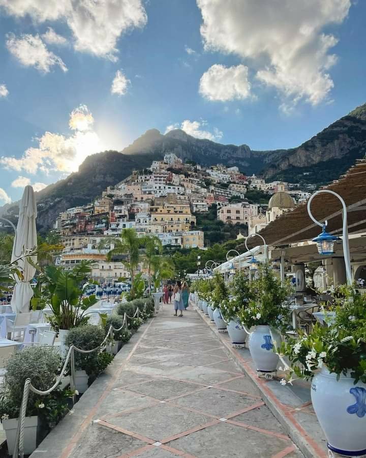 DzMLV's tweet photo. Positano 🤗
💻 contact@millelieuxvoyages.com https://t.co/qNqELyXGko
