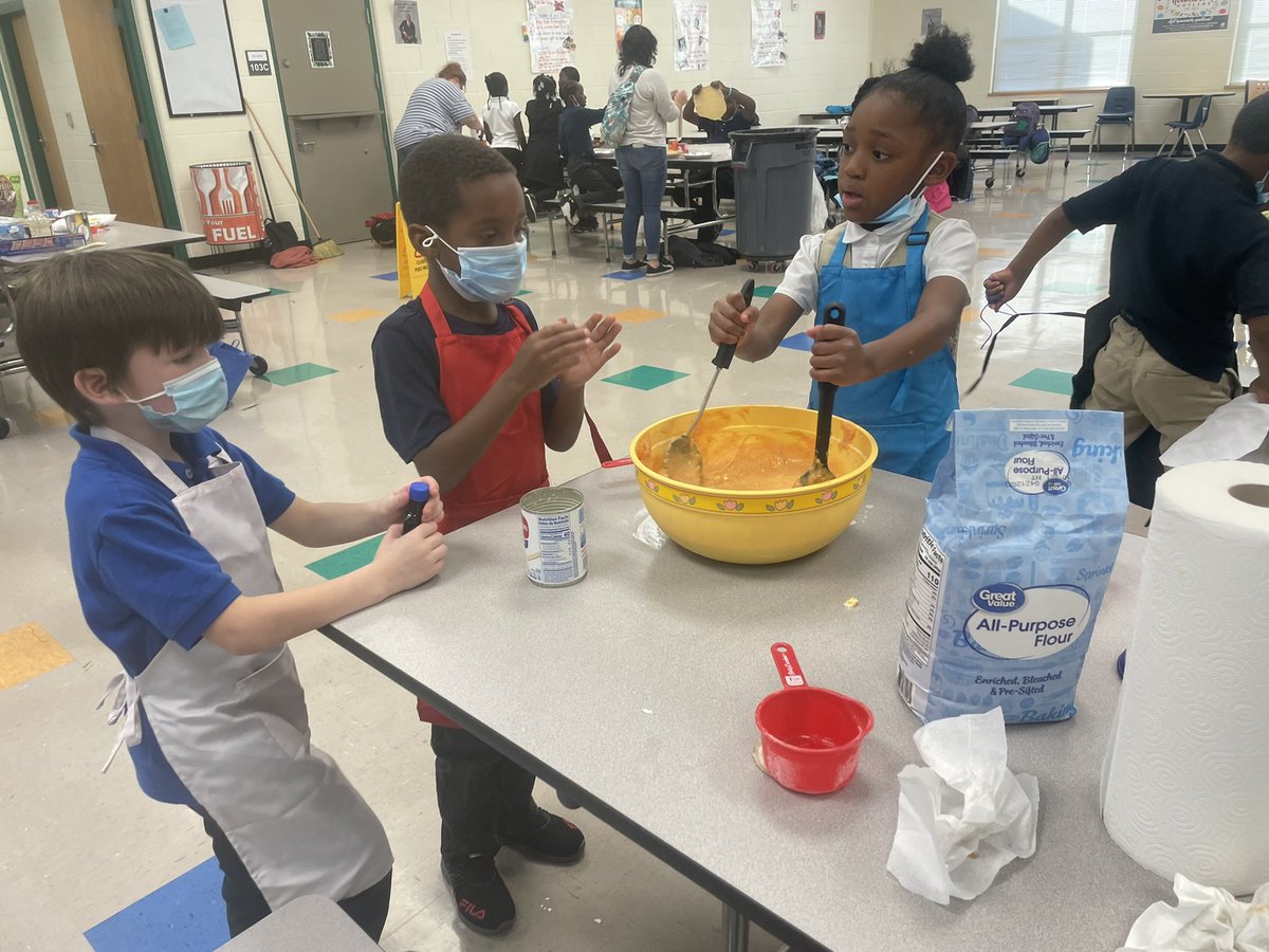 Gordon Parks Academy STEALTH students are working hard to prepare a Thanksgiving feast for their families! They can’t wait to show off their culinary skills tonight! #STEALTHMode