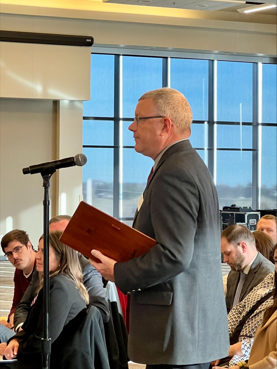 SDFB President VanderWal participated in a Waters of the United States listening session in Bismarck yesterday. Leaders from the EPA and Army Corps of Engineers were on hand.