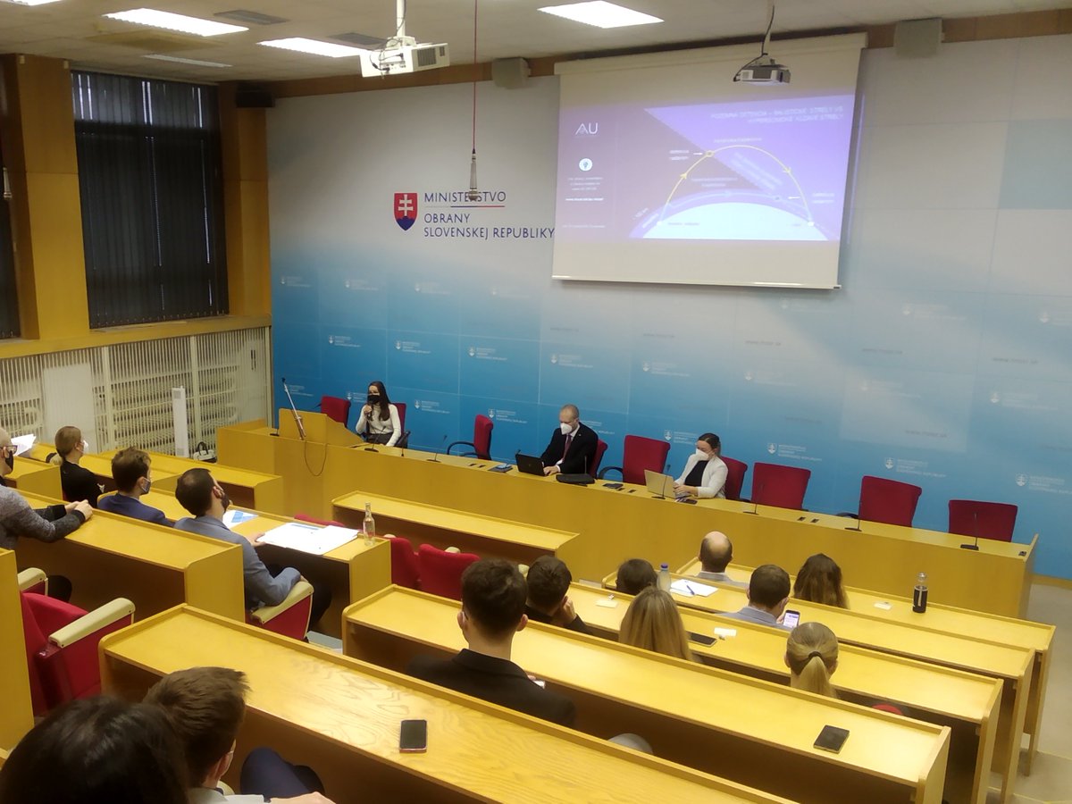 Pleasure to introduce our Analytical Unit <a href="/mosr_official/">Ministerstvo obrany SR 🇸🇰</a> to the "Security Academy" students last week. 🙏<a href="/STRATPOLsk/">STRATPOL.sk</a> <a href="/SlovakSecurity/">SSPI</a> <a href="/_EuropeanValues/">European Values Center for Security Policy</a>