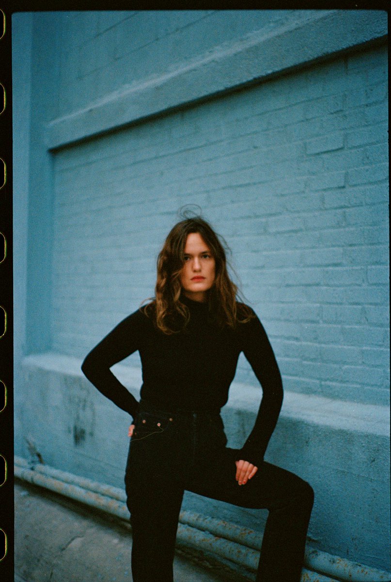 NoctisMag's tweet image. Ahead of their highly anticipated show tonight at 
@ScalaLondon, we caught up with @wet to discuss their latest album 'Letter Blue,' featuring collaborations with Dev Hynes aka Blood Orange and @ToroyMoi noctismag.com/music/in-conve…
🖊️ @carolinakrampl