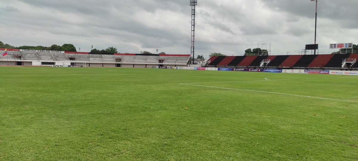 Portuguesa_FC's tweet photo. 🔴⚫ ¡HOY JUGAMOS!

Enfrentamos a Metropolitanos FC, en una nueva fecha de la Fase Final'B'de la @LigaFUTVE.

No olvides conseguir tu entrada en MGA Market, Fanática 99.5 FM o las oficinas del estadio.

Pitazo inicial a partir de las 5:15 P.M. 

#PortuguesaFC #VenezuelaEsFUTVE https://t.co/YYQSvFvEro
