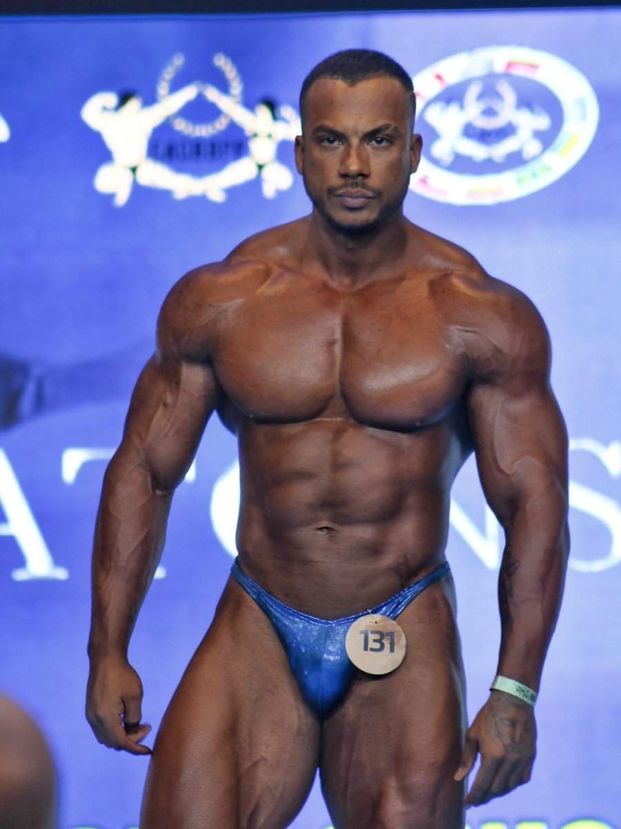 Cjimez's tweet photo. @fevefisico_venezuela
@fevefisico_venezuela2
#hispanovenezuelaculturista
@mrolympiasa
#nacionalesfvfc2019
#fvfc
#nacional2019
#bikini
#culturismo
#fitness
#portrait_ig
#portraitpage
#portraitvision https://t.co/Yn9TEKxmNK
