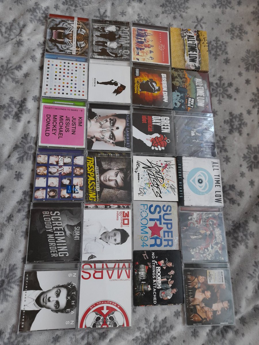 wesletcher's tweet photo. SPRZEDAM PŁYTY CD !

Więcej zdjęć niżej ! https://t.co/VVsqjK8jPi