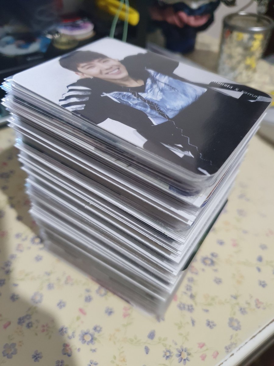 mx_photocards's tweet photo. We're selling #KIHYUN photocards and postcards, if you're interested please let us know.

You can send us your wishlist to ask!

We have album, broadcast and events pcs 💜 https://t.co/aUdne61FDT