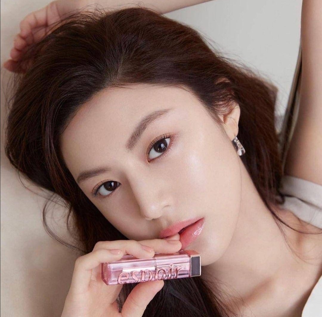 MakeupSogood's tweet photo. ❤️น้องแฝดลิป Dior Glow ค่า
Espior ​newear​ glow lip balm
สี pk001 shell pink
น้องลิปบาล์��รีวิวว่าเป็นฝาแฝดสีสวยเหมือนกันเป๊ะ กับ Dior Lip Glow ค่ะ เนื่อนุ่มชุ่มชื่น แพคเกจน่ารักมุ้งมิ้งสุดๆ ค่ะ

อันละ 299 ส่งฟรี

#espoir​ #espoirnewearglowlipbalm #espoirlip #diorlipglow https://t.co/2ZnzOleQkr