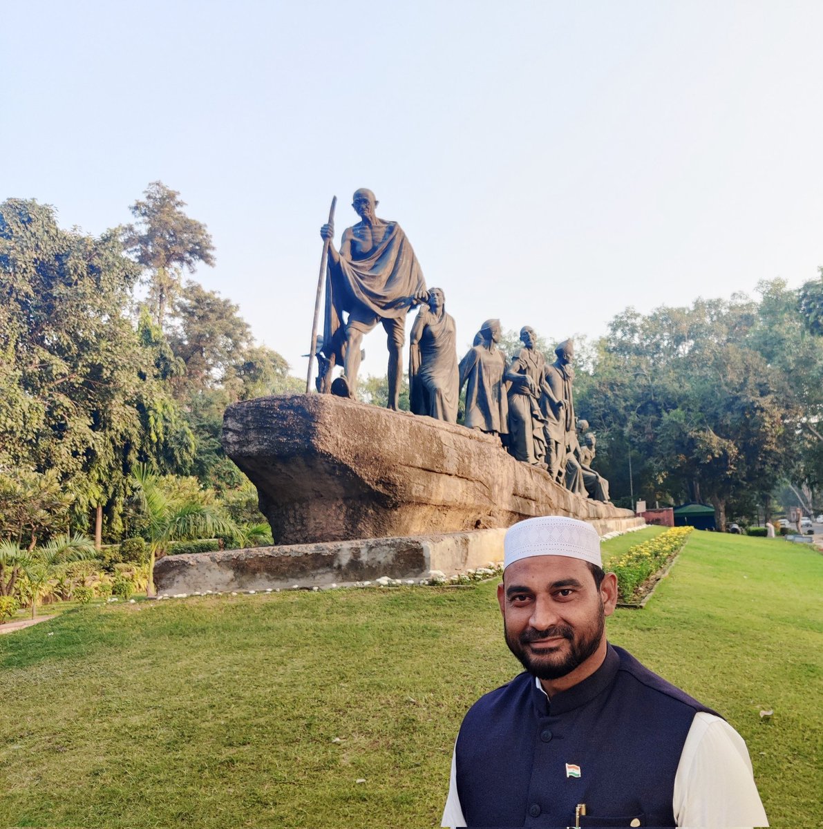 Dandhi_March_Statue hashtag on Twitter