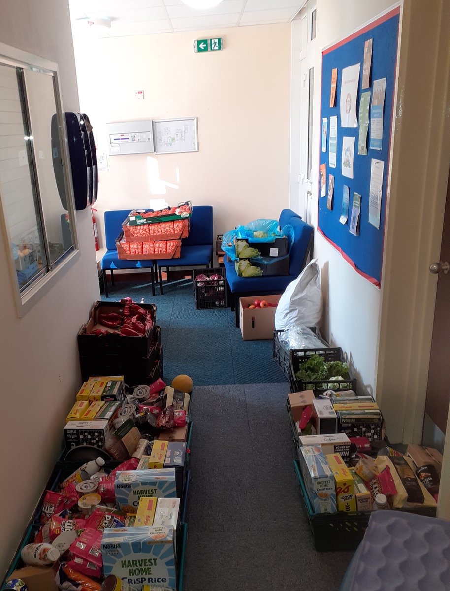 Highlees's tweet photo. Today is Fare Share day at #Highlees. Fare Share is a Foodbank scheme ran by #RacketsCubed. The scheme runs fortnightly, on a Tuesday. If you would like more information about our Fare Share Foodbank please call in to the office. Please remember we are here to help! https://t.co/k4gc5MF4NW