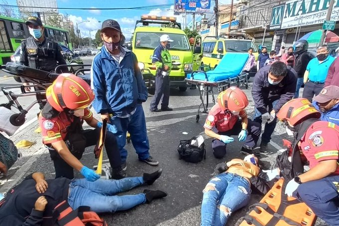 Tres mujeres fueron atropelladas en la Avenida Bolívar 
