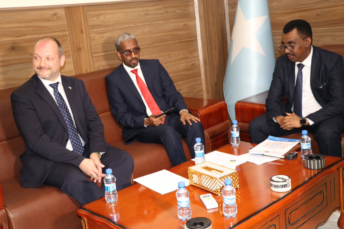 mocisom's tweet image. Today saw the launch of 6 tractors by Baidoa based Gaalooge Agricultural Cooperative, these tractors were procured through a first of its kind financing of @IBSBankSo &amp;amp; the contribution of Italy within the framework of the “Agro-technology project” led by MoCI &amp;amp; managed by UNIDO.