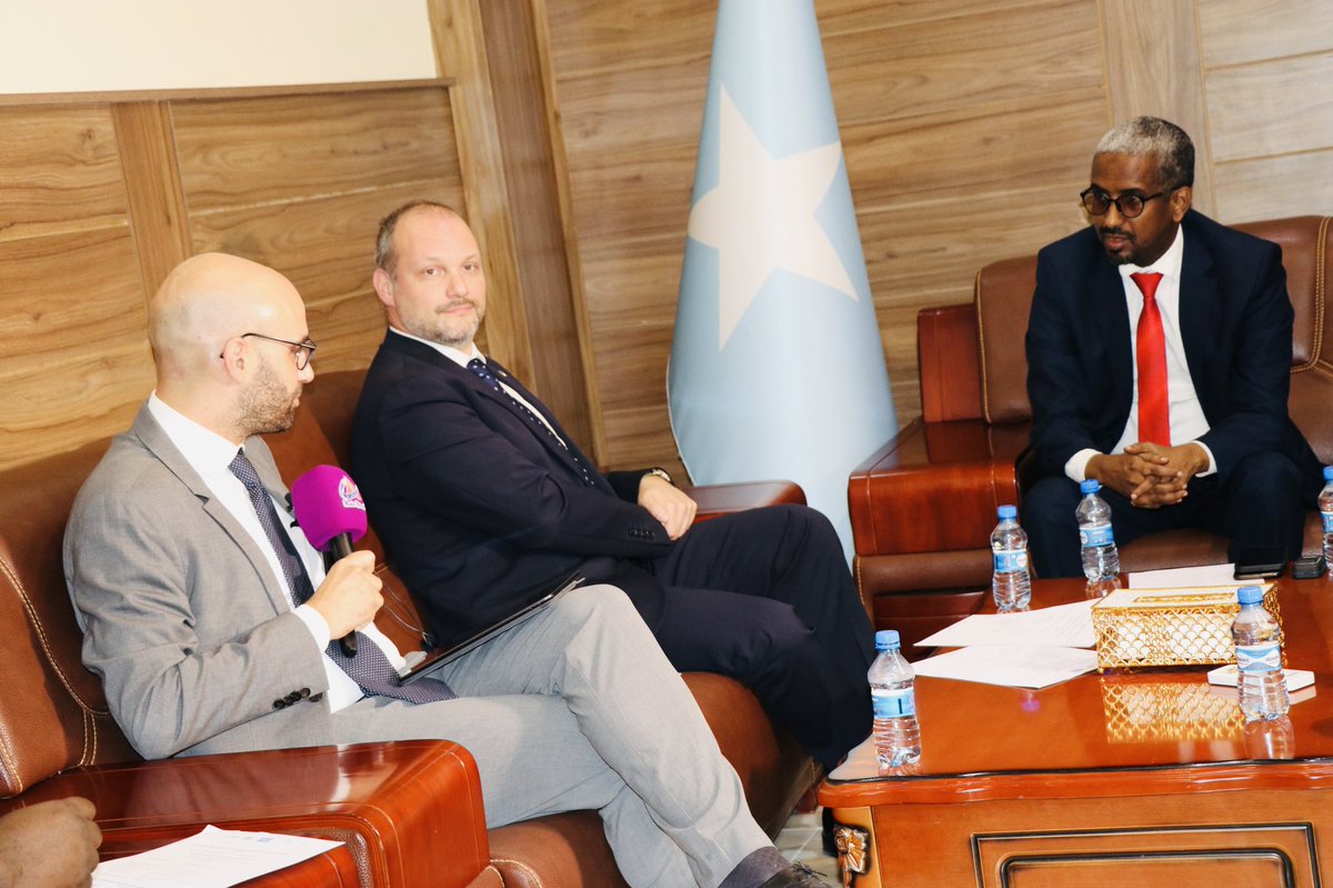 mocisom's tweet image. Today saw the launch of 6 tractors by Baidoa based Gaalooge Agricultural Cooperative, these tractors were procured through a first of its kind financing of @IBSBankSo &amp;amp; the contribution of Italy within the framework of the “Agro-technology project” led by MoCI &amp;amp; managed by UNIDO.