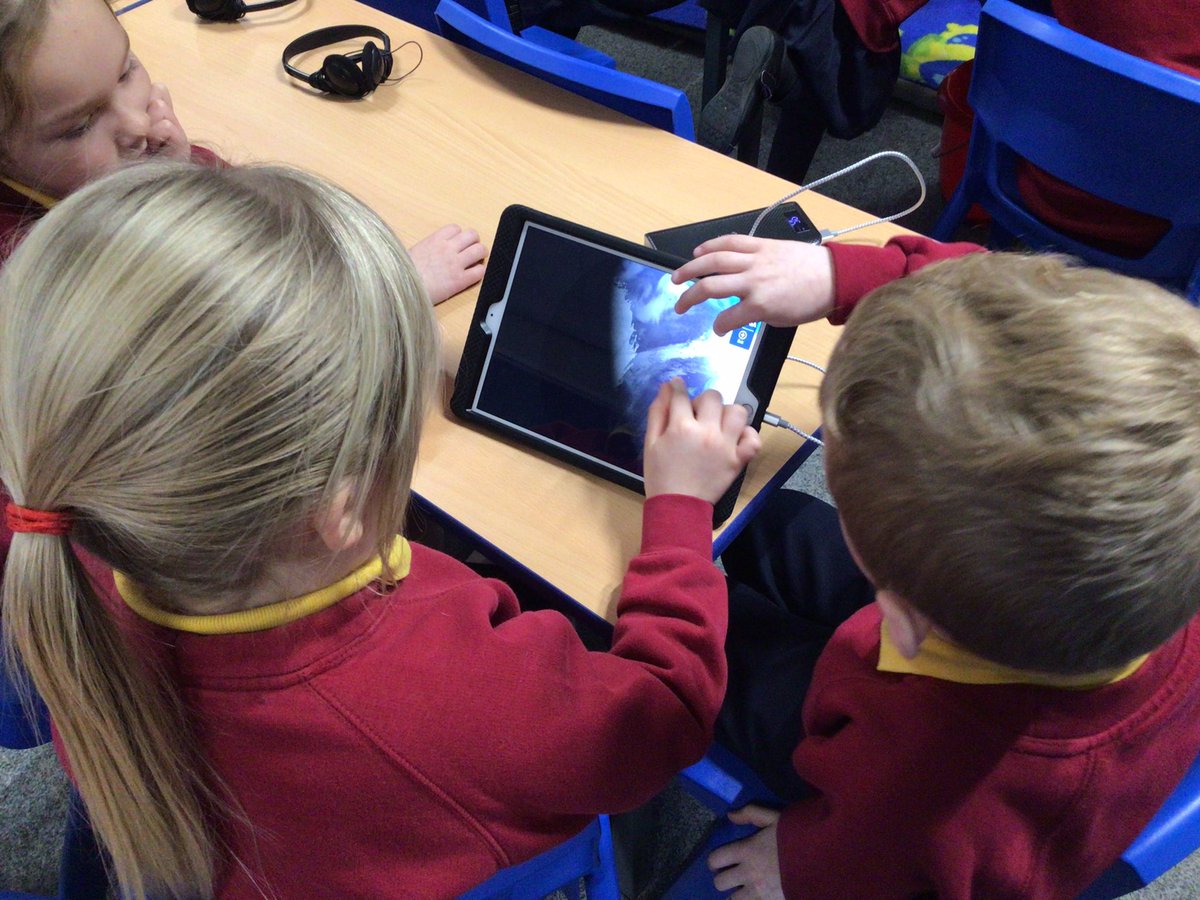 Thank you @Ian__Wilson for helping us in @StJamesYear2 on using @nearpod in our Geography lesson. We had fun completing all of the different activities about the continents. @StJamesChorley #AppleEDUchat #AppleDistinguishedSchools