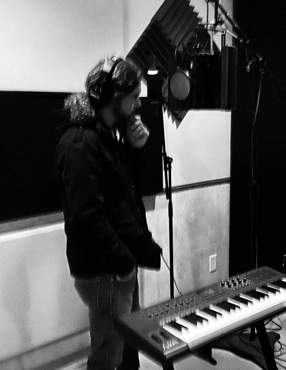 anygivensinband's tweet photo. Vocal day
#AnyGivenSin #AphoticStudio #Vocals #MakingNewMusic #Recording #Studio #NewRock #NewMetal https://t.co/ZIbG7jG8lz