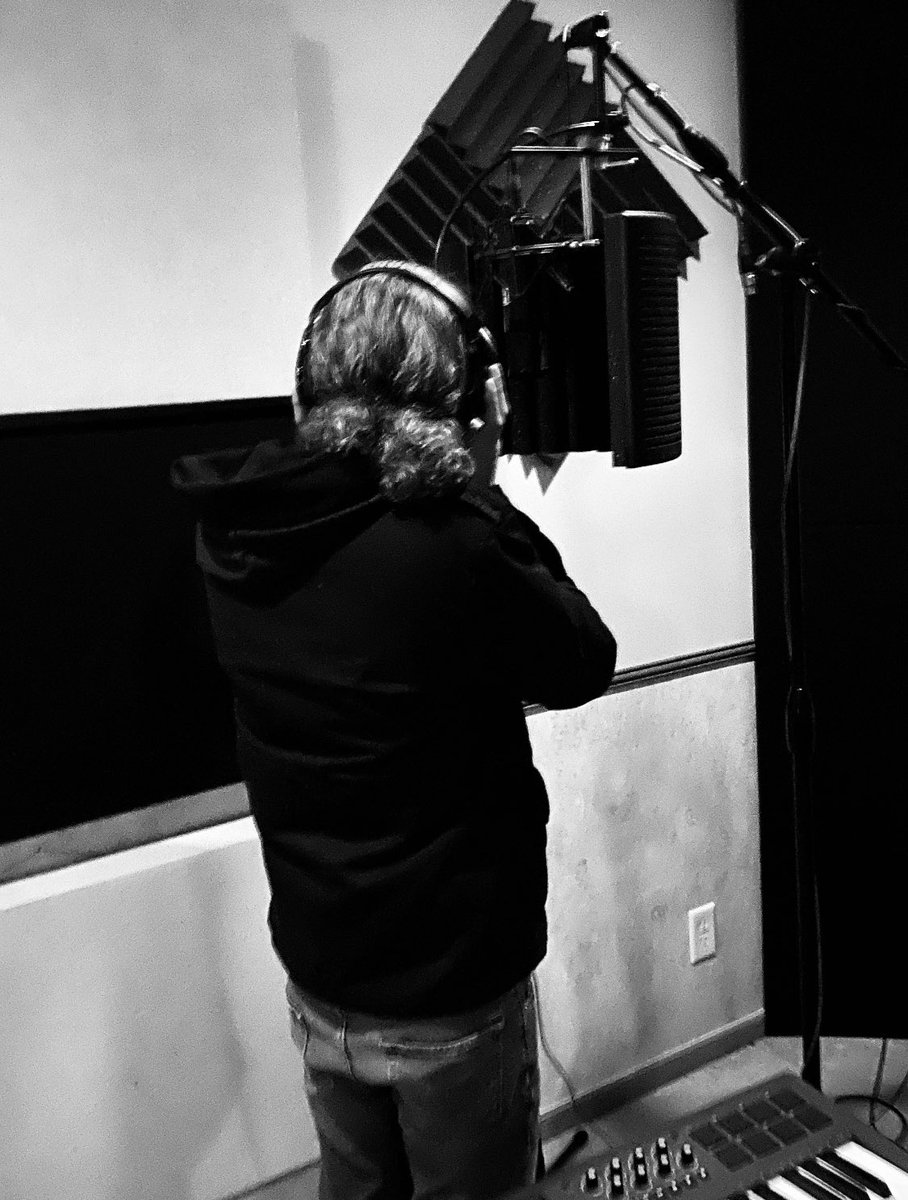anygivensinband's tweet photo. Vocal day
#AnyGivenSin #AphoticStudio #Vocals #MakingNewMusic #Recording #Studio #NewRock #NewMetal https://t.co/ZIbG7jG8lz