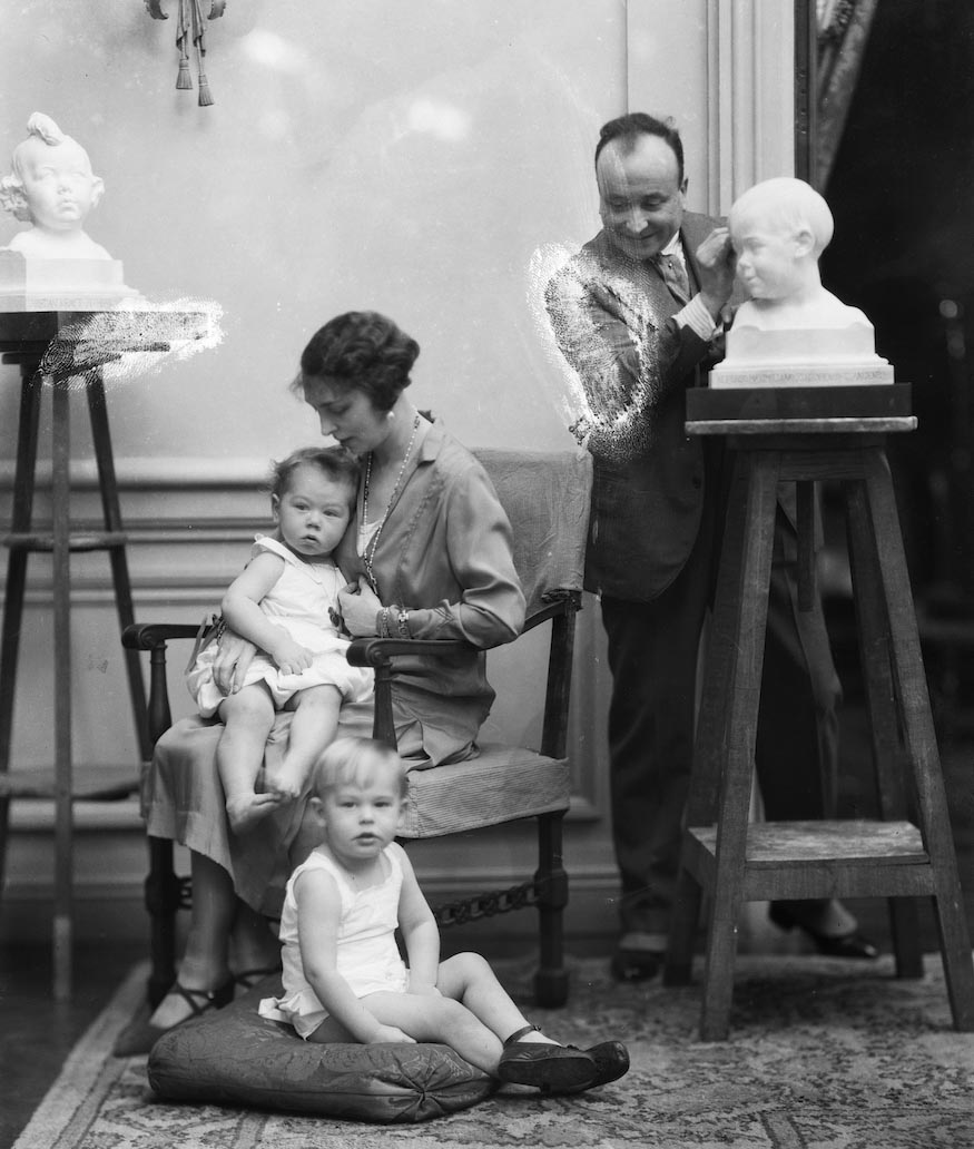 photoespana's tweet photo. ¡ÚLTIMOS DÍAS! 'El taller del artista. Una mirada desde los archivos fotográficos del Instituto de Patrimonio Cultural de España'
📅 Hasta el 28/11
📍 CDIS (Magallanes, 30)
🎟️ Gratuita
+ info >>> https://t.co/wlwYGcBqyy
cc @culturagob
#PHE21 #PHESantander https://t.co/Z8zyPnhz60