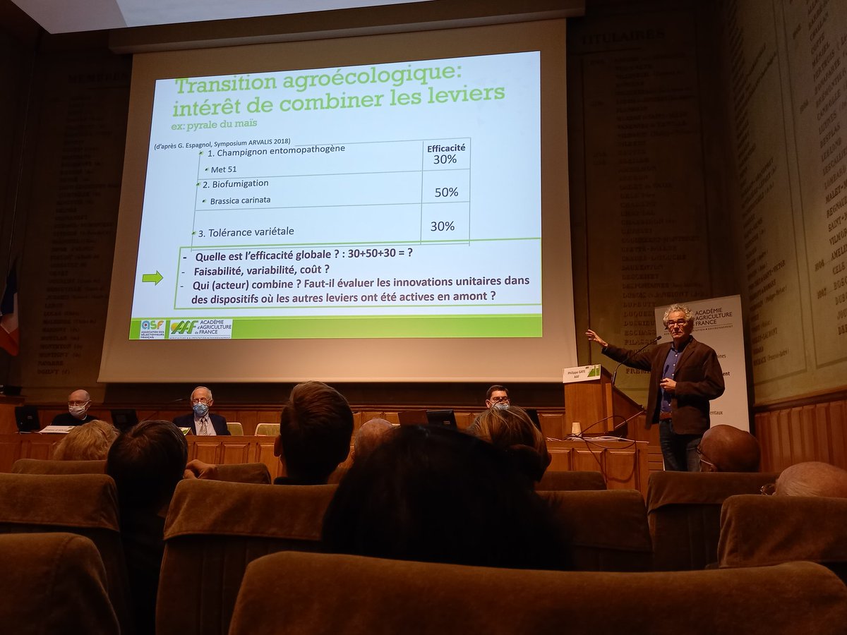 RegnaultRoger's tweet photo. Avec l'académien #PhilippeGate une réflexion sur l'agro-ecologie , une "science des interactions " pour plus d'#agriculturedurable. En hommage à Michel Desprez colloque de @AcademieAgri https://t.co/MimGaxzhq4