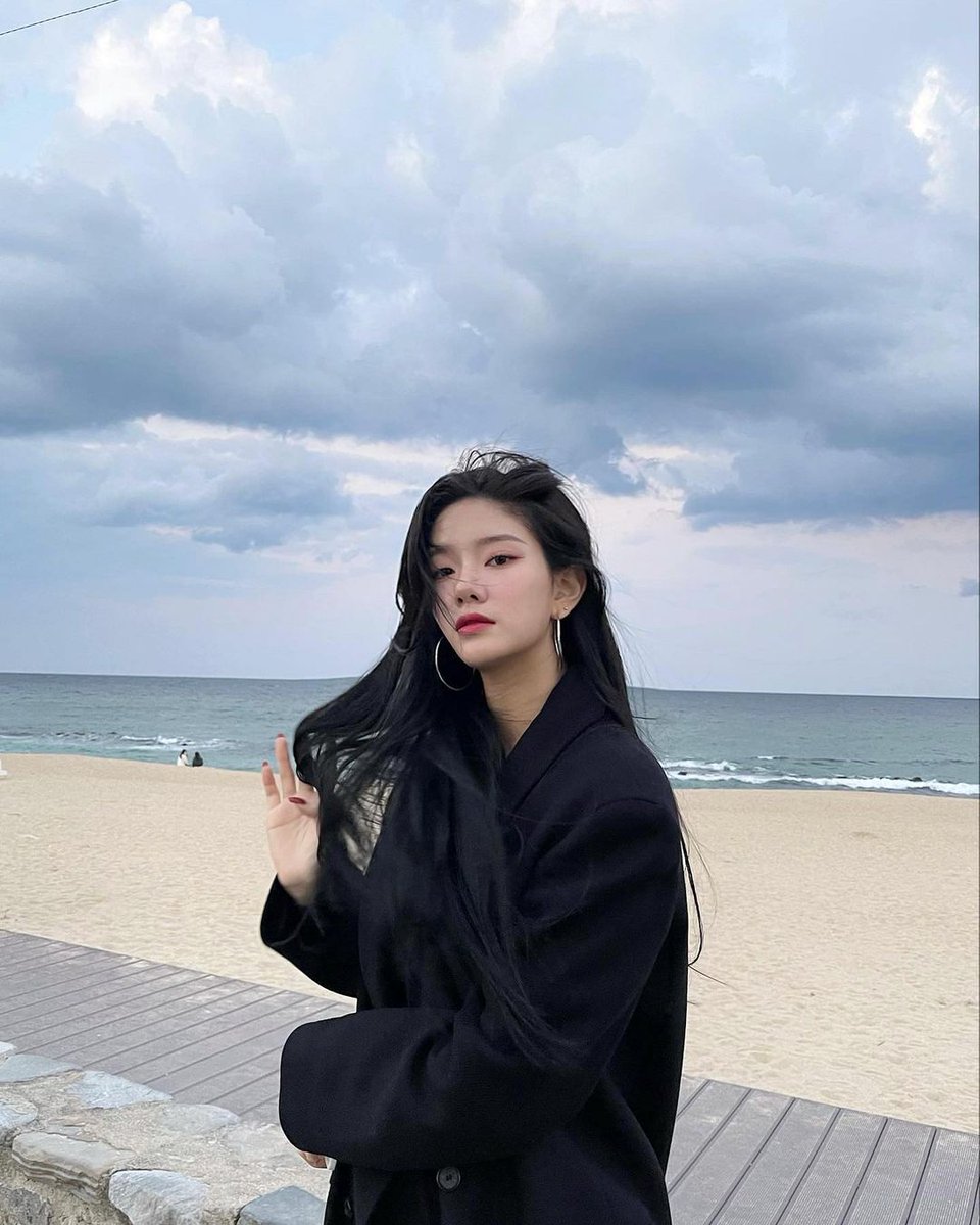 leechiayi's tweet photo. Happy birthday Rayeon! 🎈🎉
#FANATICS #파나틱스 #RAYEON #이나연 #李奈衍 #RayRayDay https://t.co/ZEn5ndrr9A