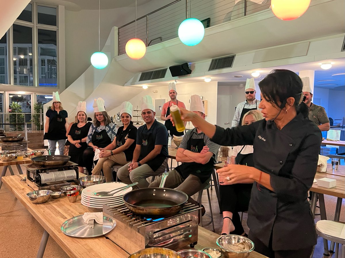 heruvisionai's tweet photo. #Superherues making magic in the kitchen. 🪄👩‍🍳

#teambuilding #proudtobeasuperheru https://t.co/pYPBooQxbQ