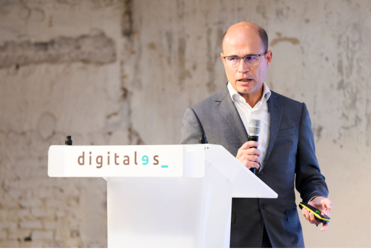 grupomasmovil's tweet photo. El pasado viernes José Jiménez, Head of Innovation & Strategic Tech Programs en @grupomasmovil, participó en el encuentro #DigitalES5G de @AsocDigitales, en el que presentó un proyecto para la #Sostenibilidad de nuestra ciudad. ▶👉 https://t.co/c3USy3e2w7 https://t.co/71ZINmi6Vs