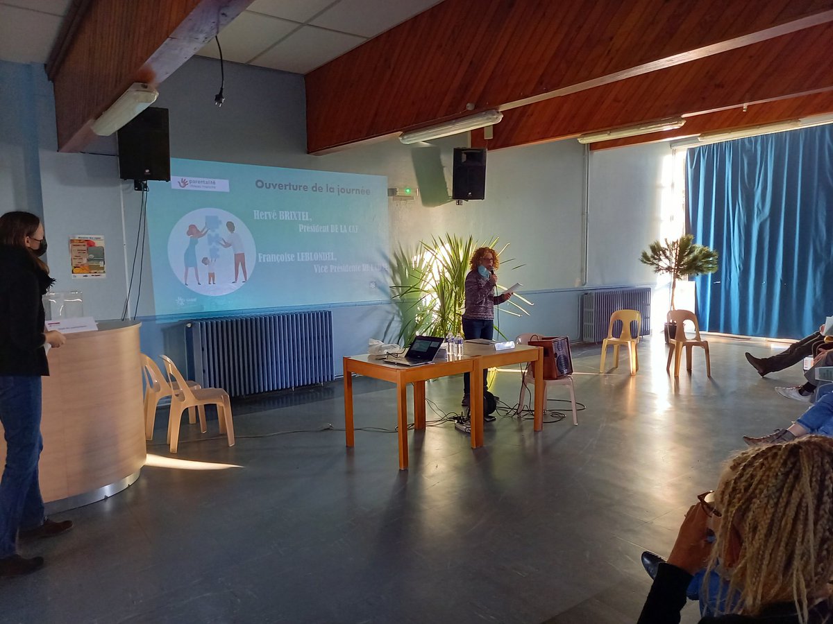 Journée Départementale du réseau parentalité de la Manche.  80 professionnels de presents ! Merci à l'organisation au service des parents !
