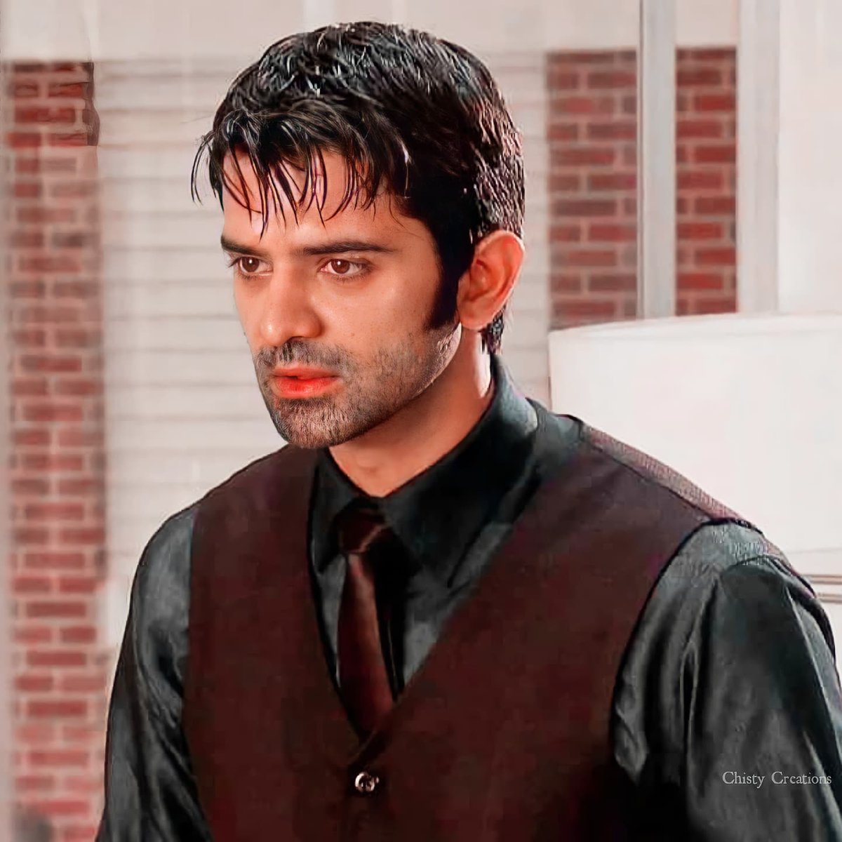 _IPKKNDRabbaVe_'s tweet photo. He looks hot 🔥 as hell..that wet hair his anger. Everything makes this scene superior...❤️

#IPKKND #BarunSobti #SanayaIrani #ArnavKhushi #Rabbave #SaRun #ArShi #IssPyaarKoKyaNaamDoon https://t.co/GPXXNjb7gC