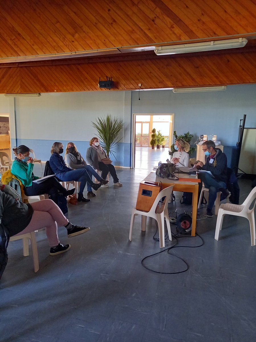 Animation d'un atelier par l'équipe de la Maison des Adolescents, sur la prévention du #harcelement . Outil présenté aux professionnels de la parentalité de la Manche.