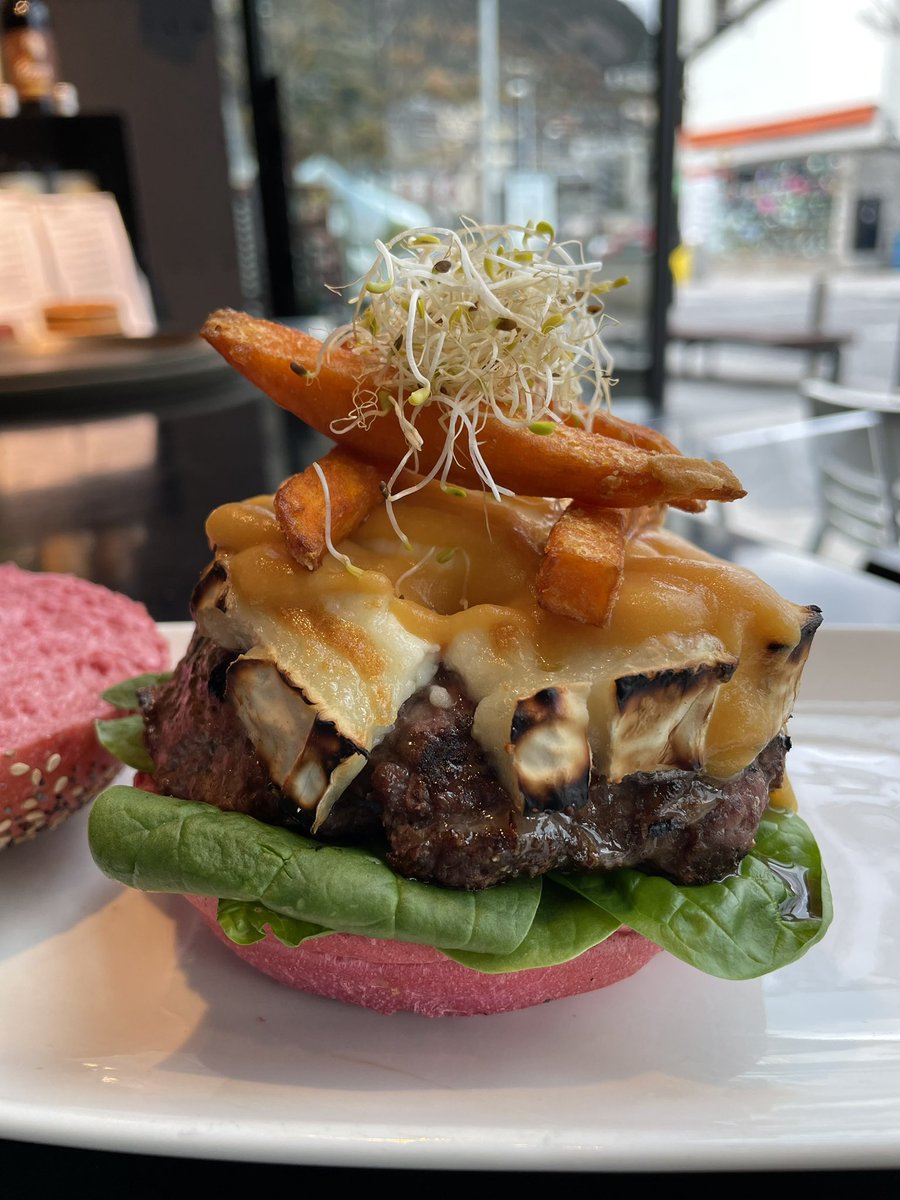 andburgerzero's tweet photo. ANDBURGER DEL MES 🍂 https://t.co/ZkwpzovVsm
