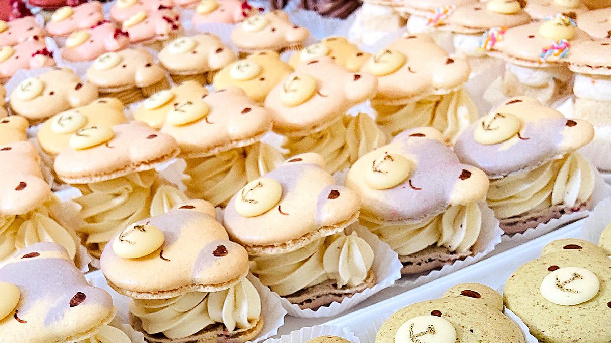 TLM_e17's tweet photo. Hi Twitter! 🍊👋 We’re The Little Mandarin - an independent family-run Art &amp; Sweets Shop in East London!

🍊 https://t.co/tyiSFMhT6Y
🍊 https://t.co/CeIXQN7HgA…
🐻 https://t.co/g9JjsEXHHD https://t.co/0L5nv8ggSN