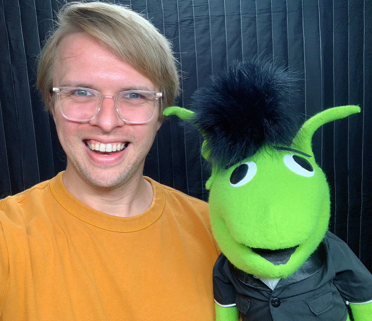 brooklynquarter's tweet photo. @timothyreese and our fave NPC Rupert are excited to see you tonight for #NovelChronicles episode 3!
Watch ➡️ https://t.co/edbSkrO0Rf at 5pm PST / 8pm EST!
#dnd5e #ttrpg #tabletopshow #comedy #drama #improv #bentir #brooklynquarter https://t.co/RQACpOnhaZ