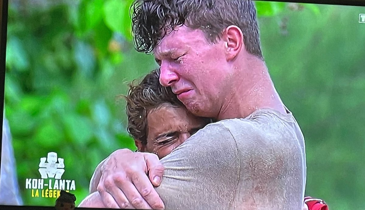 alolpower's tweet photo. On t’aime Chouchou !!!!!!! #KohLanta https://t.co/XzJJ3ueLiW