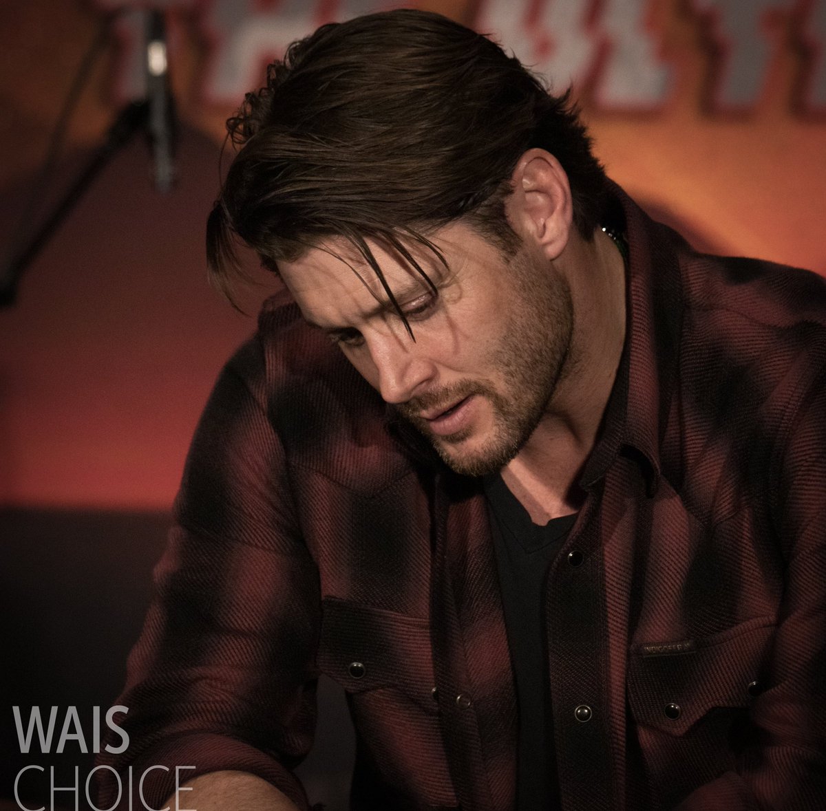 sorry but i'm just so obsessed with jensen's hairstyle