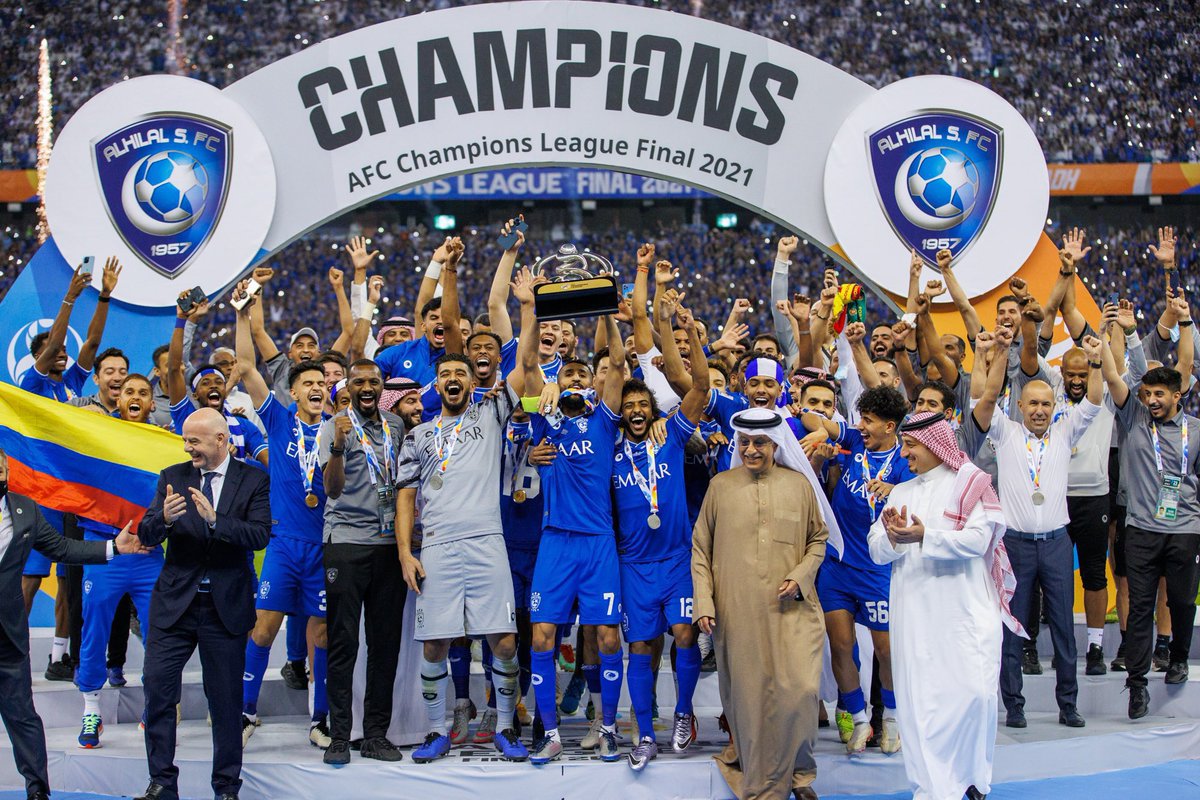 AbdullahIR1's tweet photo. إذا احد سألك من افضل جيل في تاريخ الهلال ، قله ذا الجيل 🇸🇦💙👇 https://t.co/zADE3NNQNM