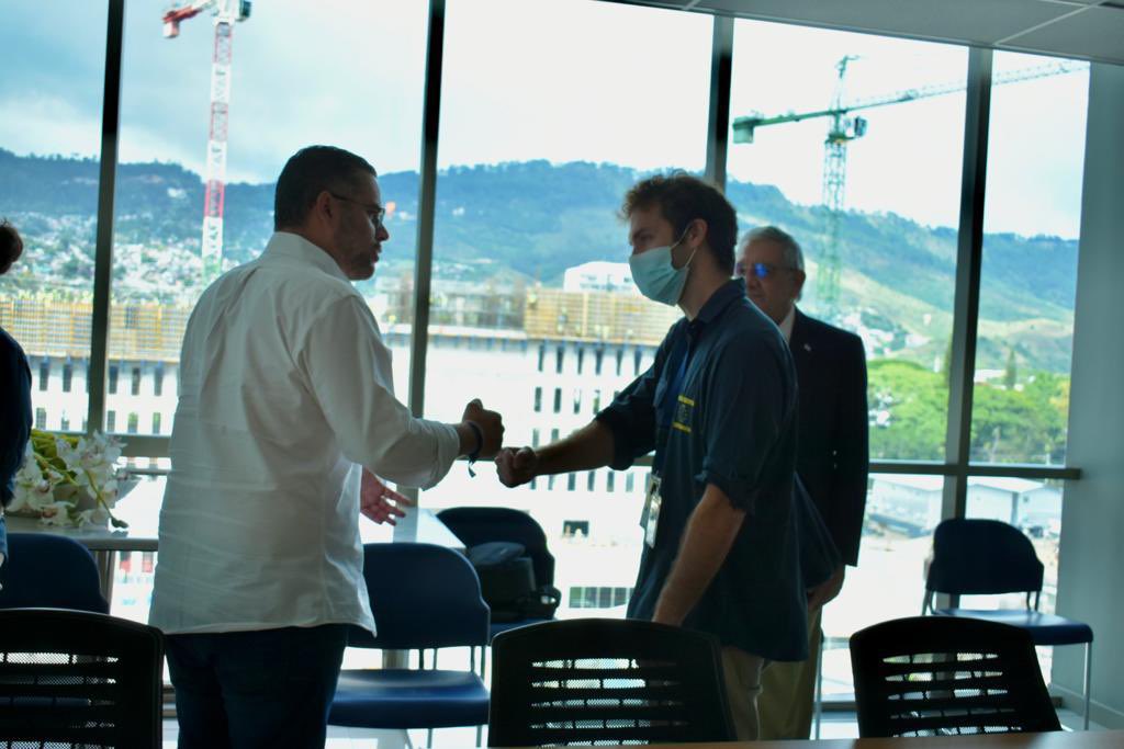 Celebramos la presencia de los Observadores Internacionales de la Unión Europea en nuestra querida, #Honduras. Nuestro compromiso con la Transparencia y la voluntad popular es, y siempre será, irrestricto por el bien del país.

#DemocraciaSí
#PNH