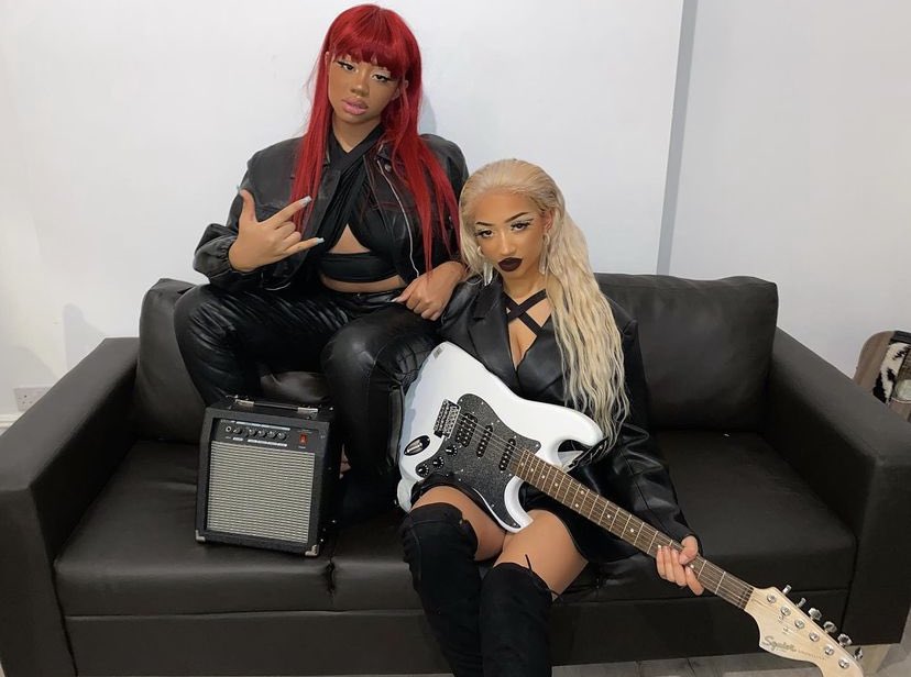 WeareKULTURESS's tweet photo. Thank you for inviting us #solivesessions @london_kindred it was a lit night π₯π₯π₯#London #gig @TabithaJadeTJx @ElizaMaiMusic https://t.co/A0lYpaI0pX