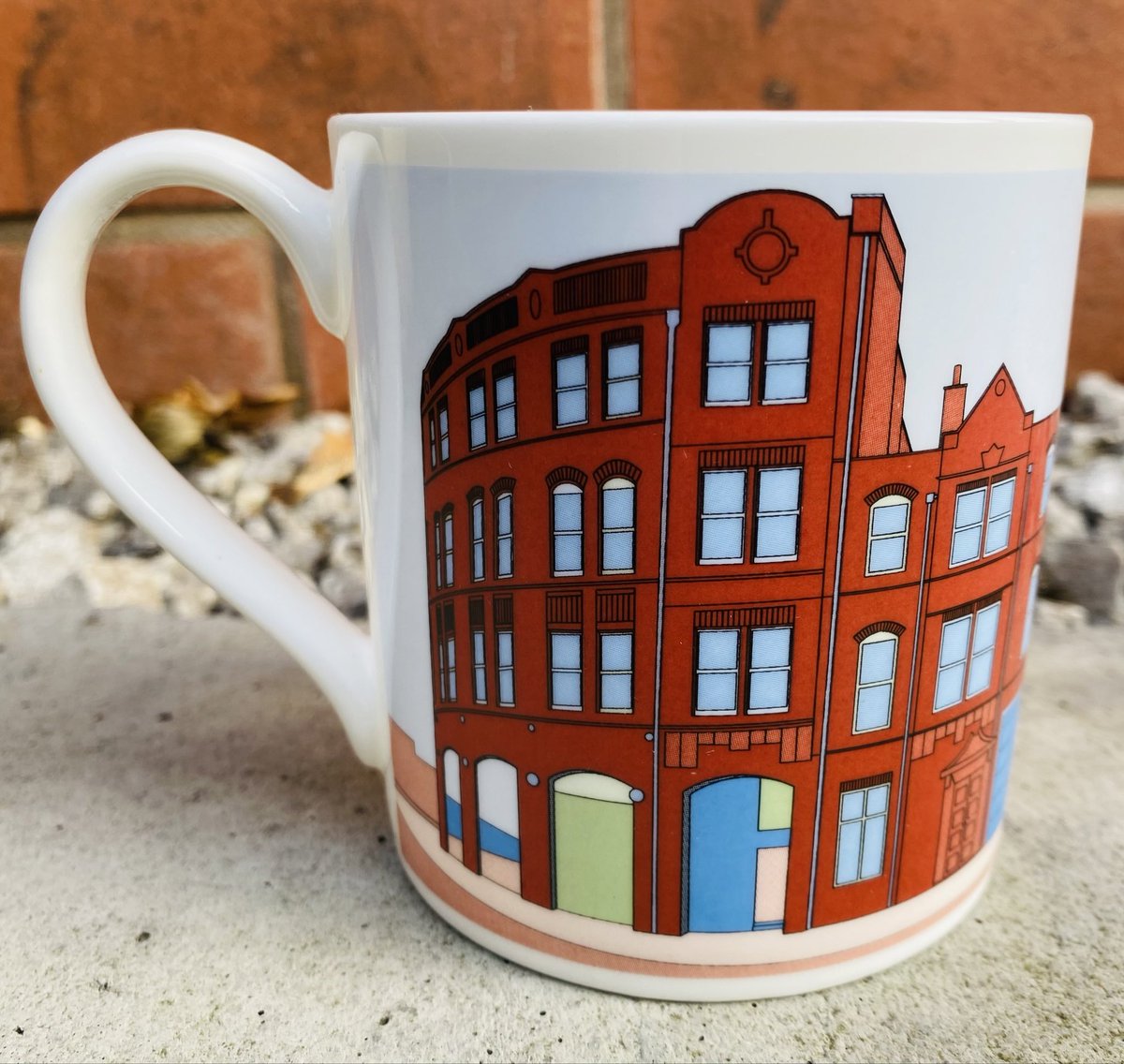 Had some great feedback today from people who have received their Hacienda mugs in the post 😊 Limited to 200 and almost half of the first batch (150) have already gone (the rest due to follow end of January). Perfect Christmas gift so don’t miss out! 👉 etsy.me/2Z4xSEr