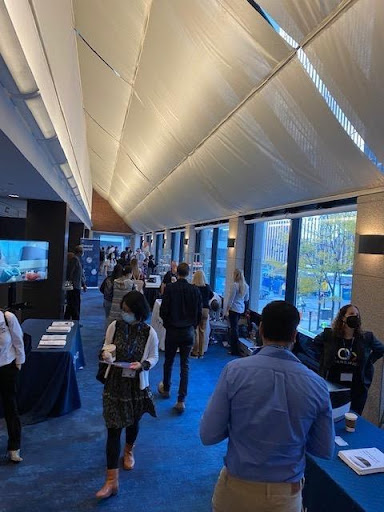 10xGenomics's tweet photo. With 1000+ attendees joining us across three cities, both in-person and via livestream, the Americas User Group Meetings helped us explore, discover, and reconnect. Miss it? Watch on-demand:
BOS: https://t.co/gbY1bchuFN 
CHI: https://t.co/jisMMpaXO4 
SFO: https://t.co/ne9ptq6jdk https://t.co/3aWj9Ofhub