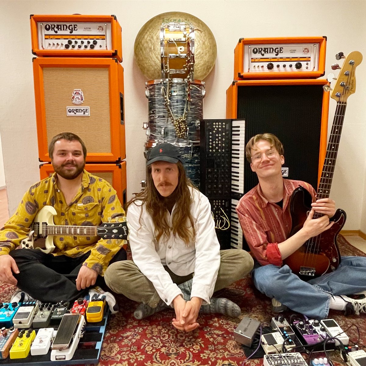 Hands up if you like a power trio! ✋✋✋ We are stoked to have fuzzed out heavy psych rock connoisseurs Kanaan join the Orange roster!

orangeamps.com/artist/kanaan/